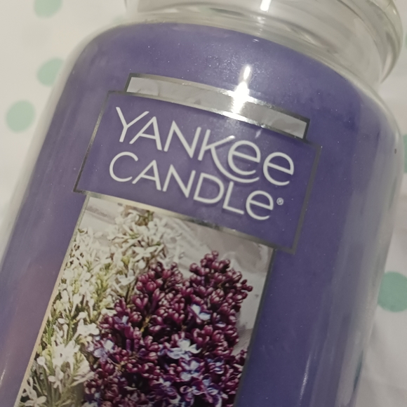 NWT! YANKEE CANDLE (Lilac Blossom, 22oz) - Picture 2 of 7